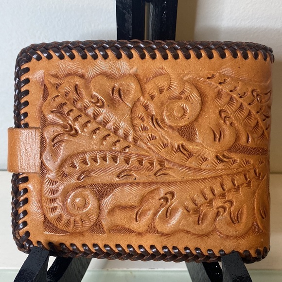 Vintage Tooled Leather Wallet FLORAL BOTANICAL Wallet with Coin Pouch 1960/1970 - Picture 3 of 15